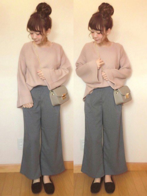 ワイドパンツとモカシンのコーデ