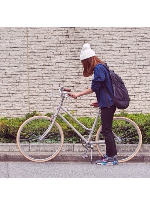 サイクリングにおすすめの服装【5】秋：ストリート感のあるこなれ街乗りスタイル