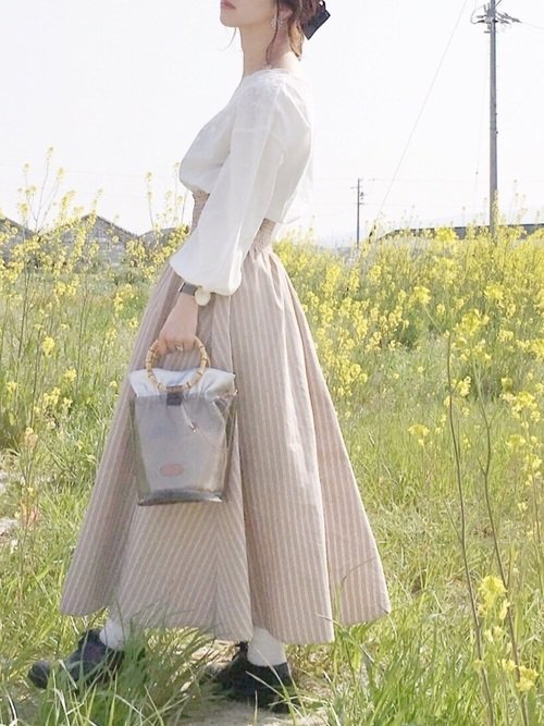 お嬢様風の服装：ブラウス×スカートを使ったコーディネート【6】