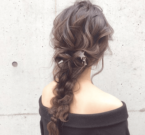 万人ウケなら清楚な髪型に決まり ヘアアレンジに合う服装もご紹介