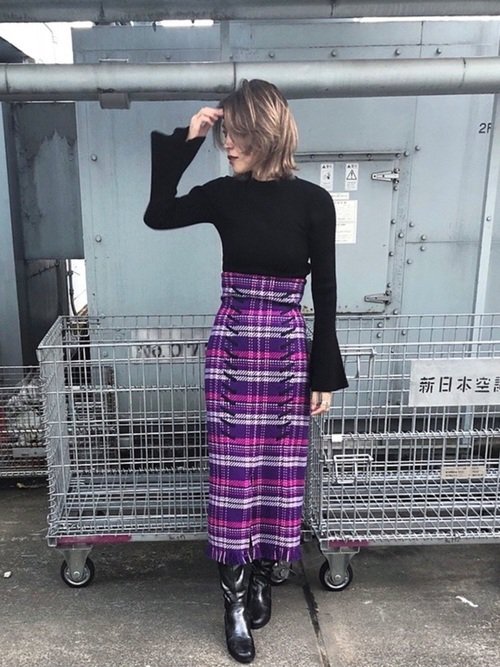 タイトスカート×ニーハイブーツコーデ