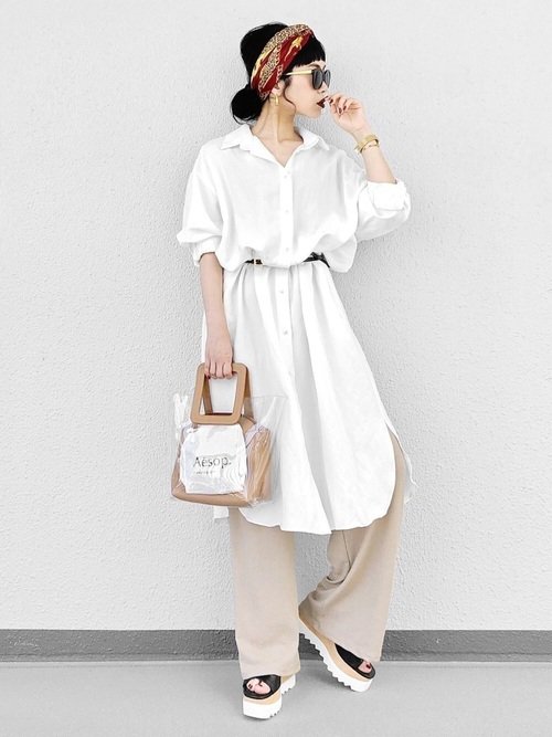 白シャツワンピコーデ術を伝授 半袖や長袖 インナーの着こなしなど