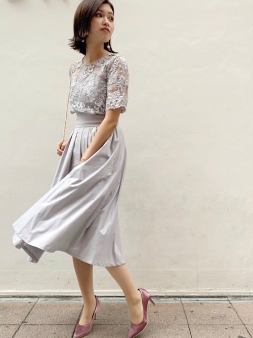 会社関係の人の披露宴に出席する時の服装
