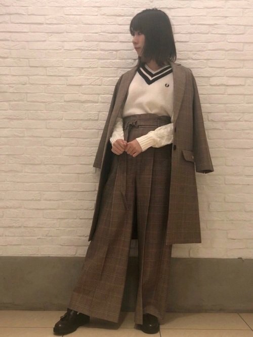 チルデンニット　チェックのチェスターコート　ローファー