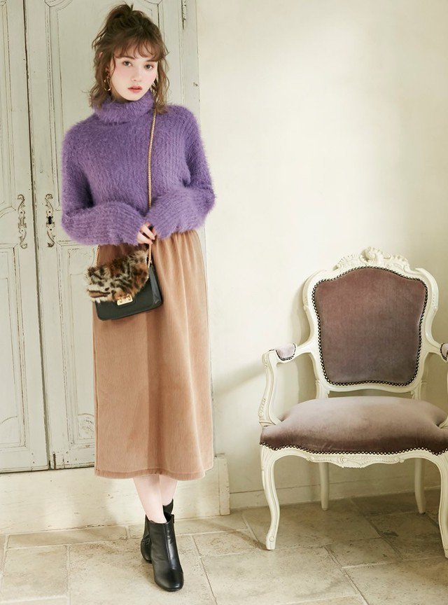 茶色スカート　紫ニット