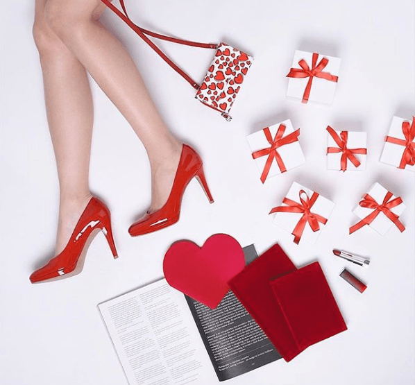 赤い靴で華やぎプラス 抜群の存在感を活かすためのお手本コーデ集