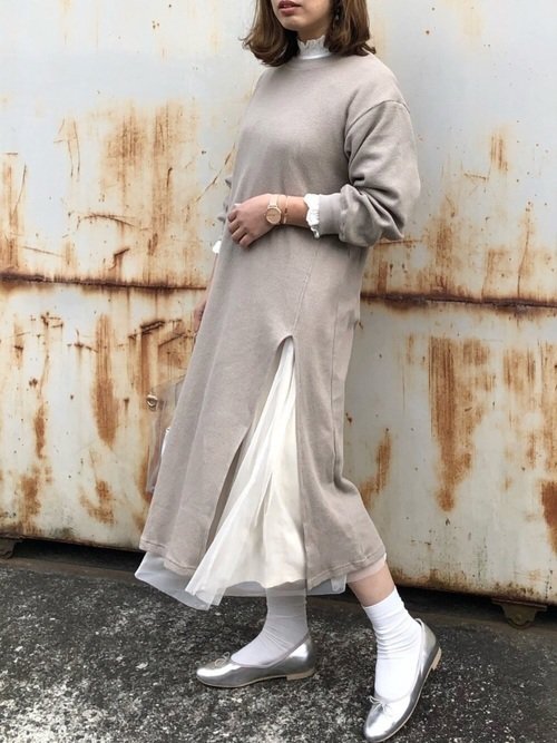 白のチュールスカートに夢中 コーデが映える着こなし方って