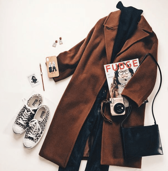 茶色コートのレディースコーデ 上品もカジュアルも着まわし抜群